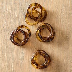 WEST ELM Mari Tortoiseshell Napkin Rings (Set of 4)
